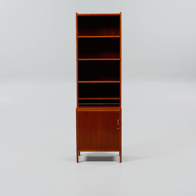 BOKHYLLA, ur "Futura"-serien, David Rosén, A/B Nordiska Kompaniets verkstäder, Nyköping, 1953-1954.