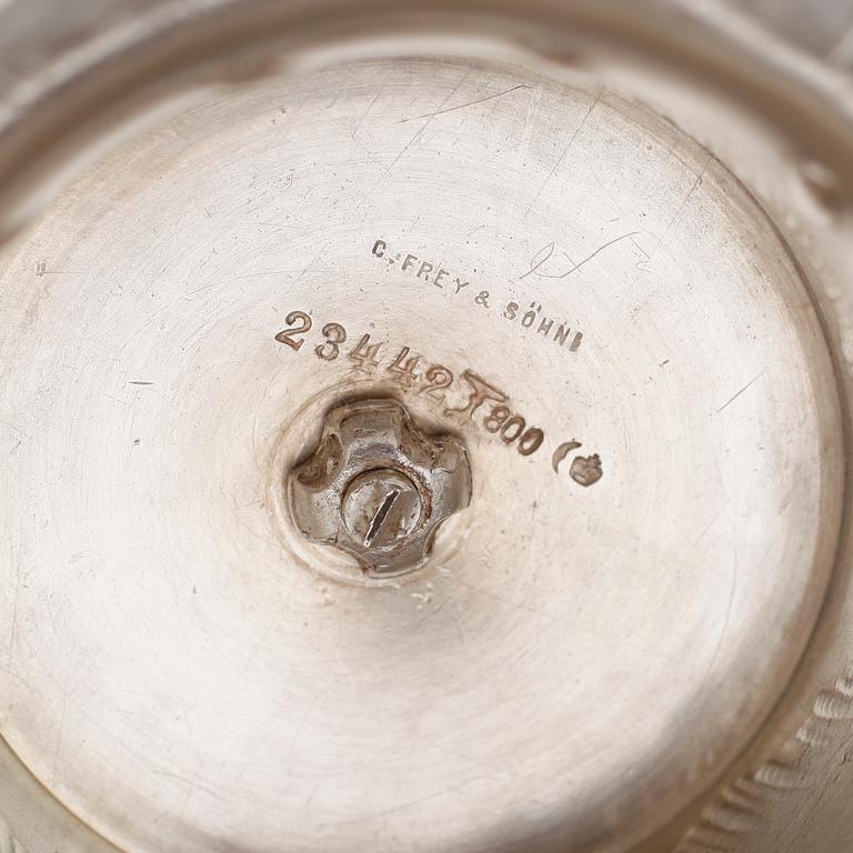 VAS, silver, C Frey & Söhne, Tyskland, 1900-talets första hälft. Vikt ca 449 gram.