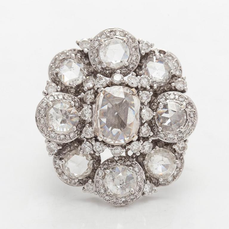 Sormus, 18K valkokultaa, ruusuhiottuja ja briljanttihiottuja timantteja.