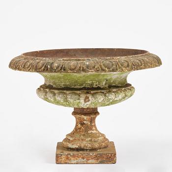 A Swedish cast-iron garden urn, late 19th century.