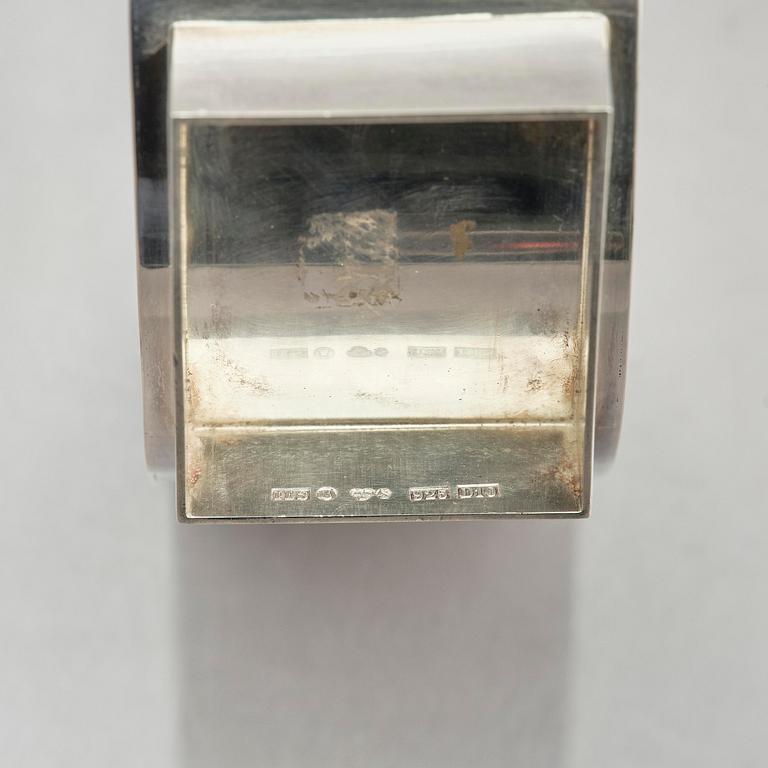 Inga Lagervall Ringbom, flaska med lock, sterling silver och nefrit, Stockholm 1978.