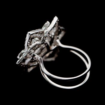 RING, 18 k vitguld, briljantslipade diamanter tot ca 2.83 ct.