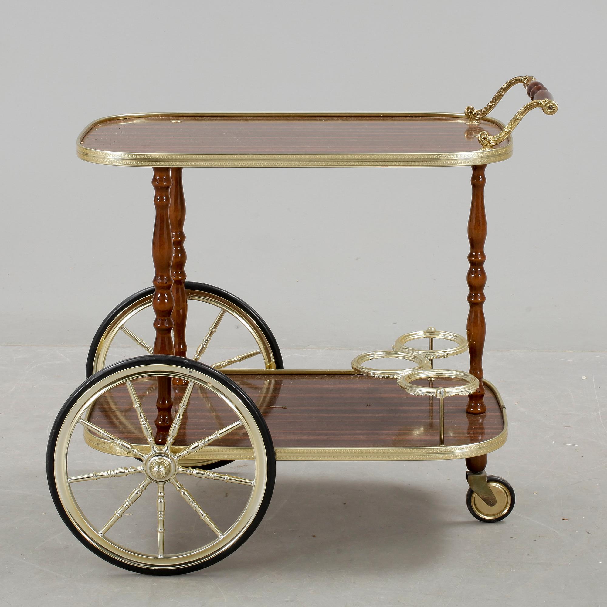 SERVERINGSVAGN, 1900-talets andra hälft.
