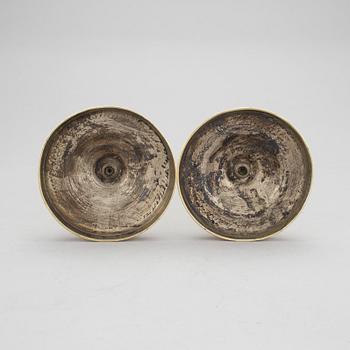 LJUSSTAKAR, ett par, senempire, mässing, 1800-talets första hälft.