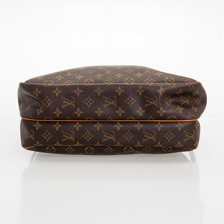 Louis Vuitton, Monogram 'Reporter GM' Shoulder Bag.