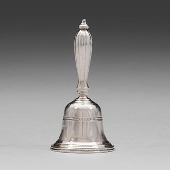 171. An English 18th century silver tabel bell, mark of T Phipps & E Robinsson, London 1784.