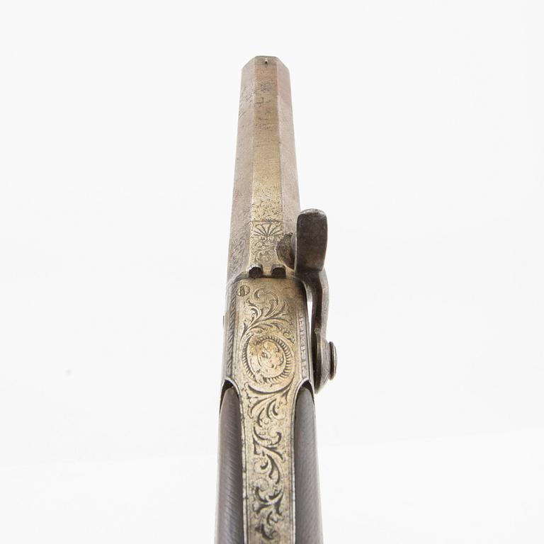 A percussion pistol, 19th century.