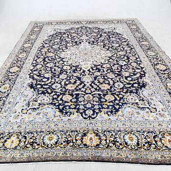 Keshan semi-antique rug, approximately 423x308 cm.