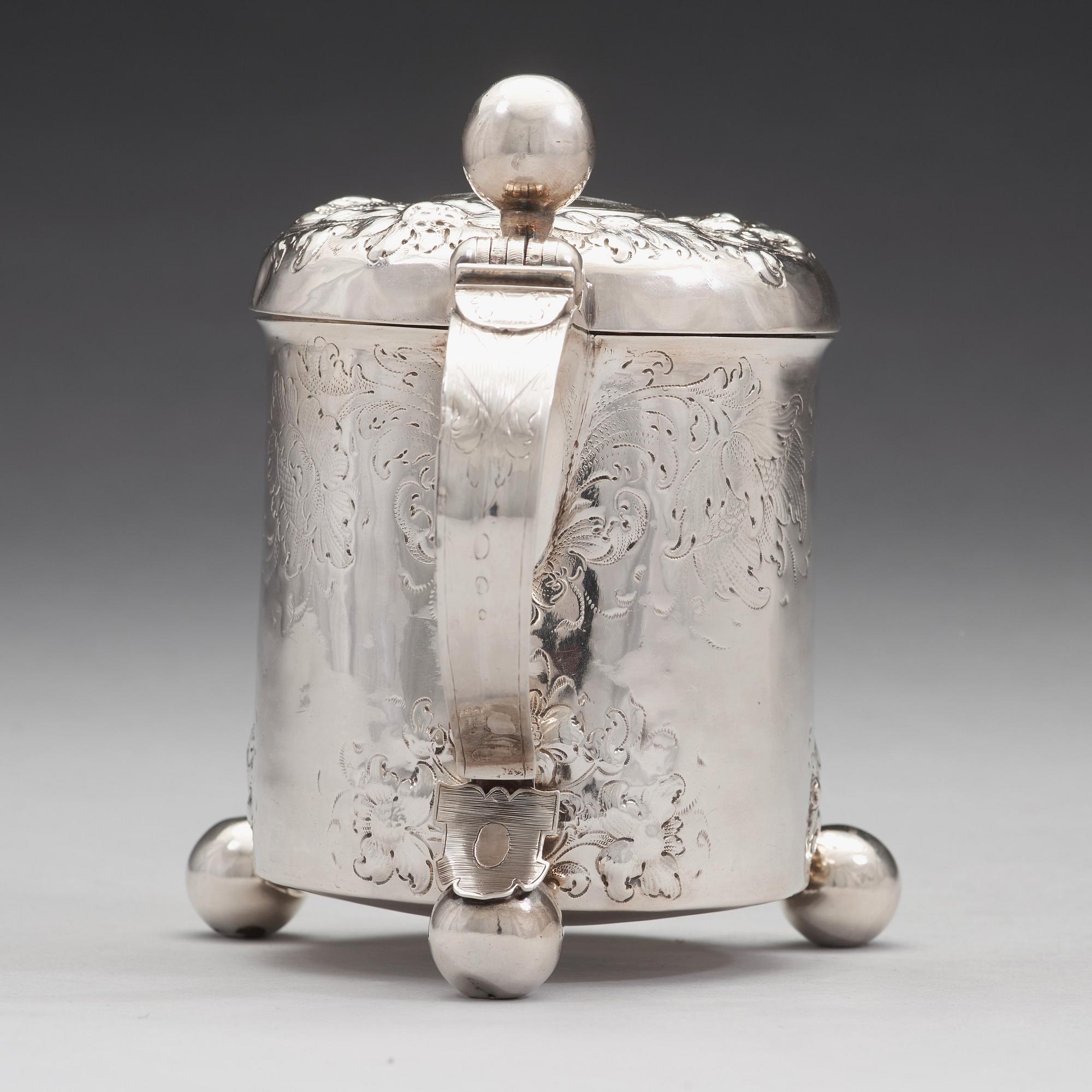 Johannes Johannesen Reimers d ä, dryckeskanna, silver, Bergen c:a 1700.