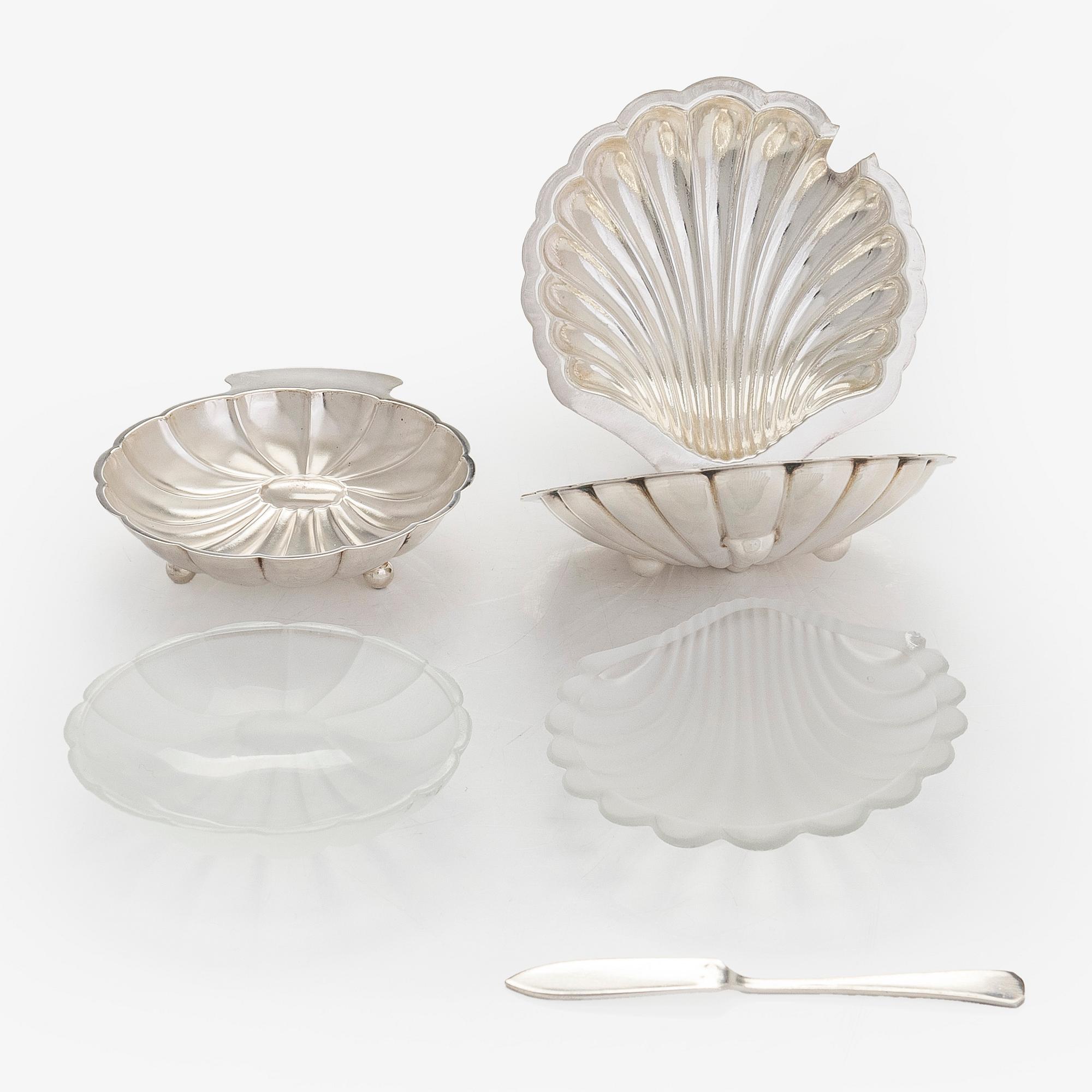 Osterimaljoja 12 kpl, hopeaa ja lasia. Auran Kultaseppä Turku 1959.