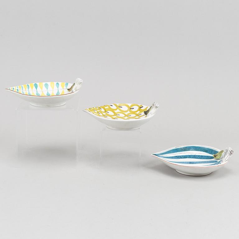 Stig Lindberg, three earthenware dishes, Gustavsberg studio.