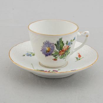 A 23-piece tea/coffee porcelain service, "Sachisk Blomst", Bing & Grøndahl, Denmark.