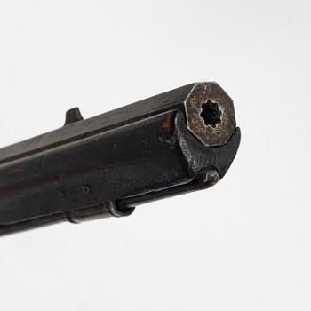A percussion gun, first half of the 19th century.