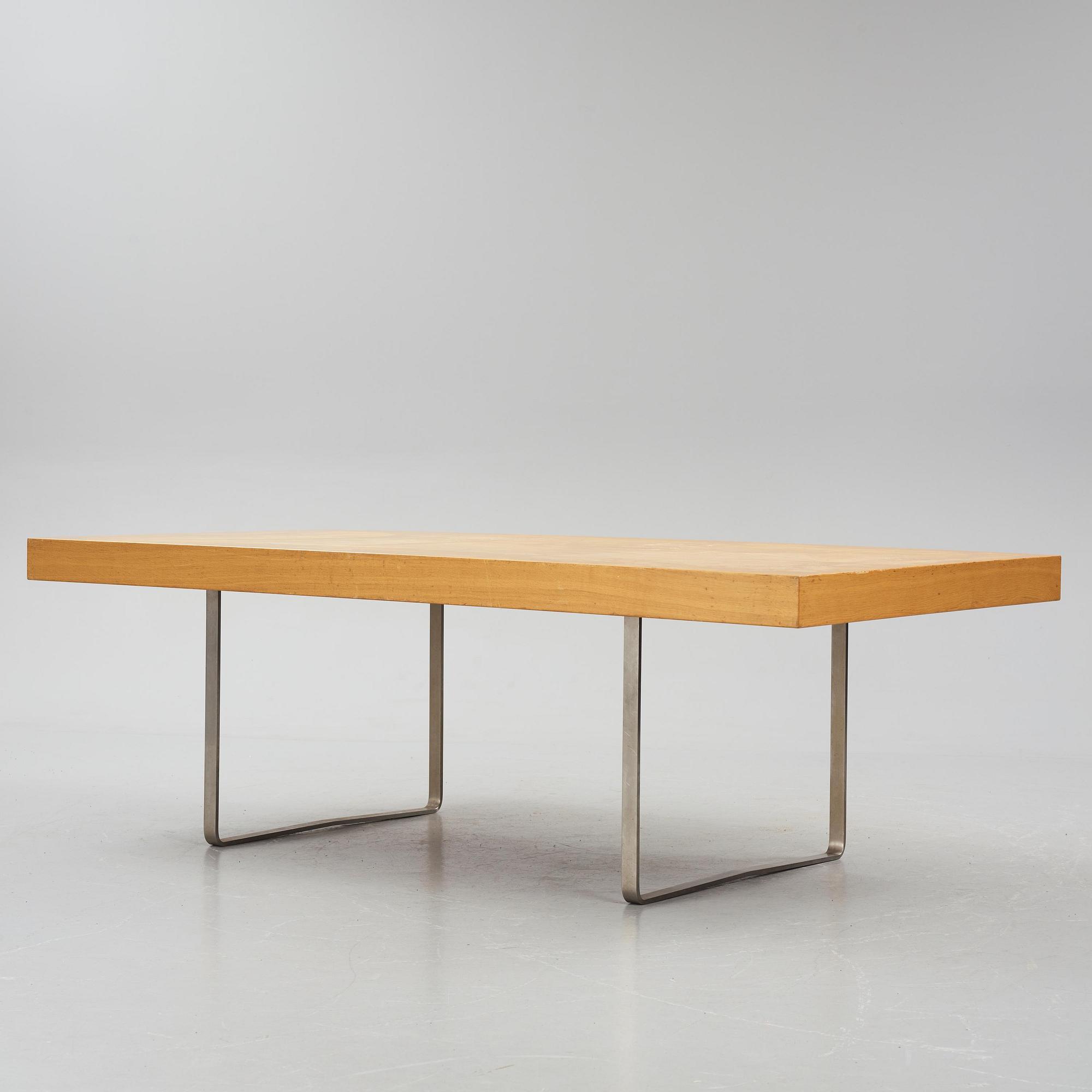 Hans J. Wegner, skrivbord, "JH 810", Johannes Hansen, Danmark, efter 1970.