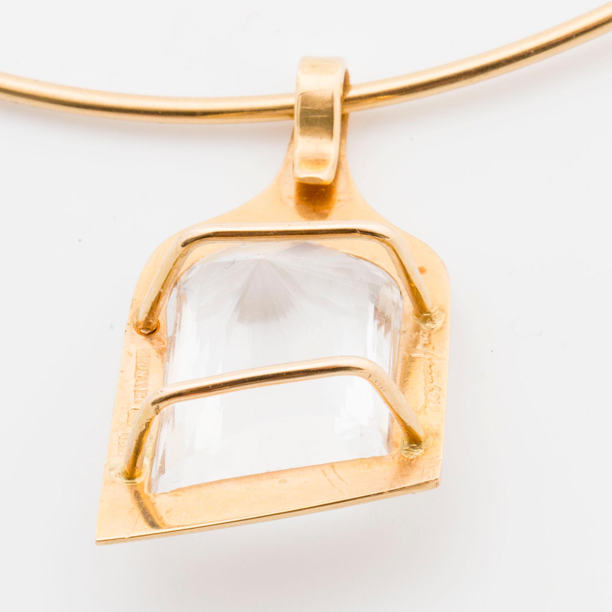 A Elon Arenhill collier with faceted rock crystal.