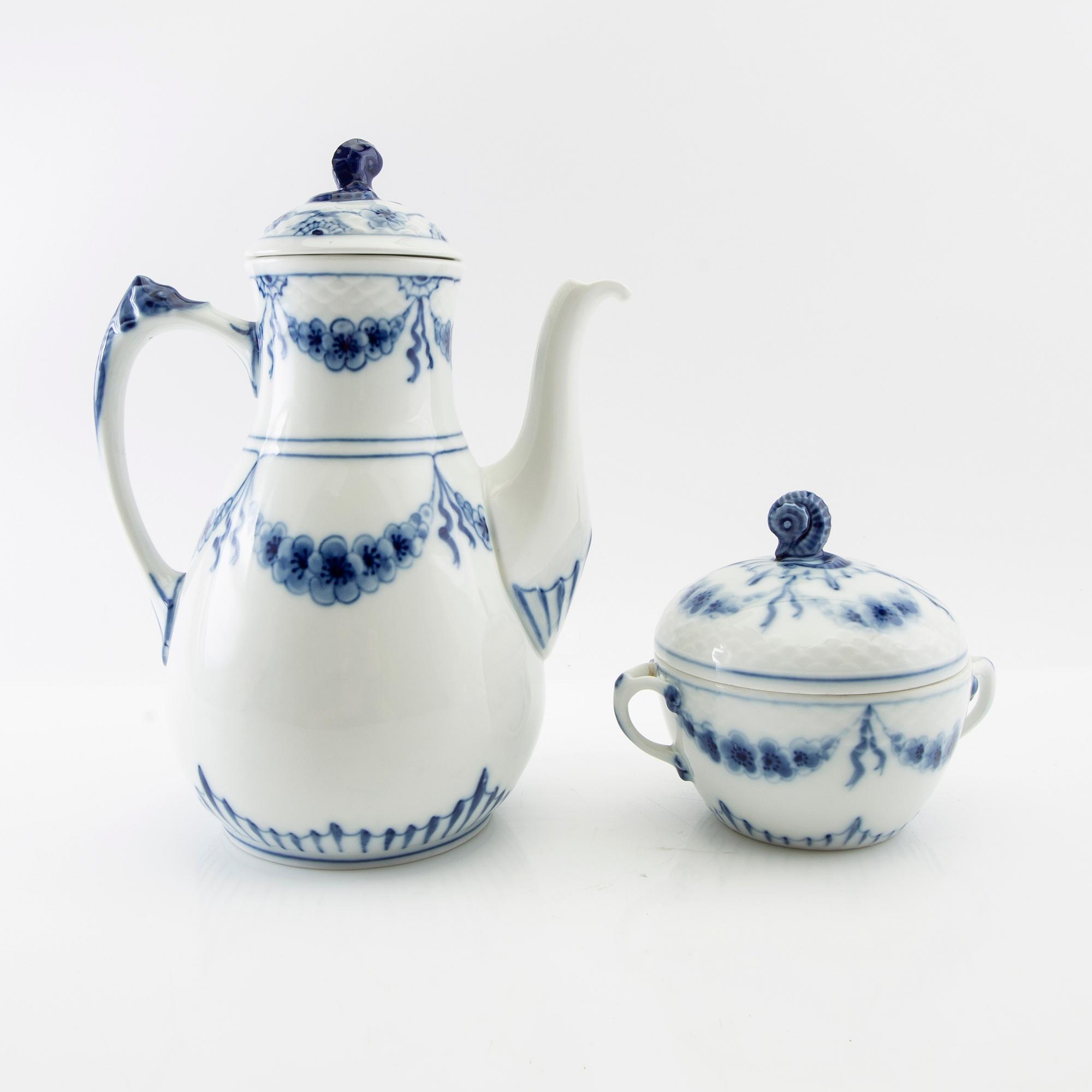 Harriet Bing, Service 138 pcs "Empire" porcelain, Bing & Grøndahl Denmark.