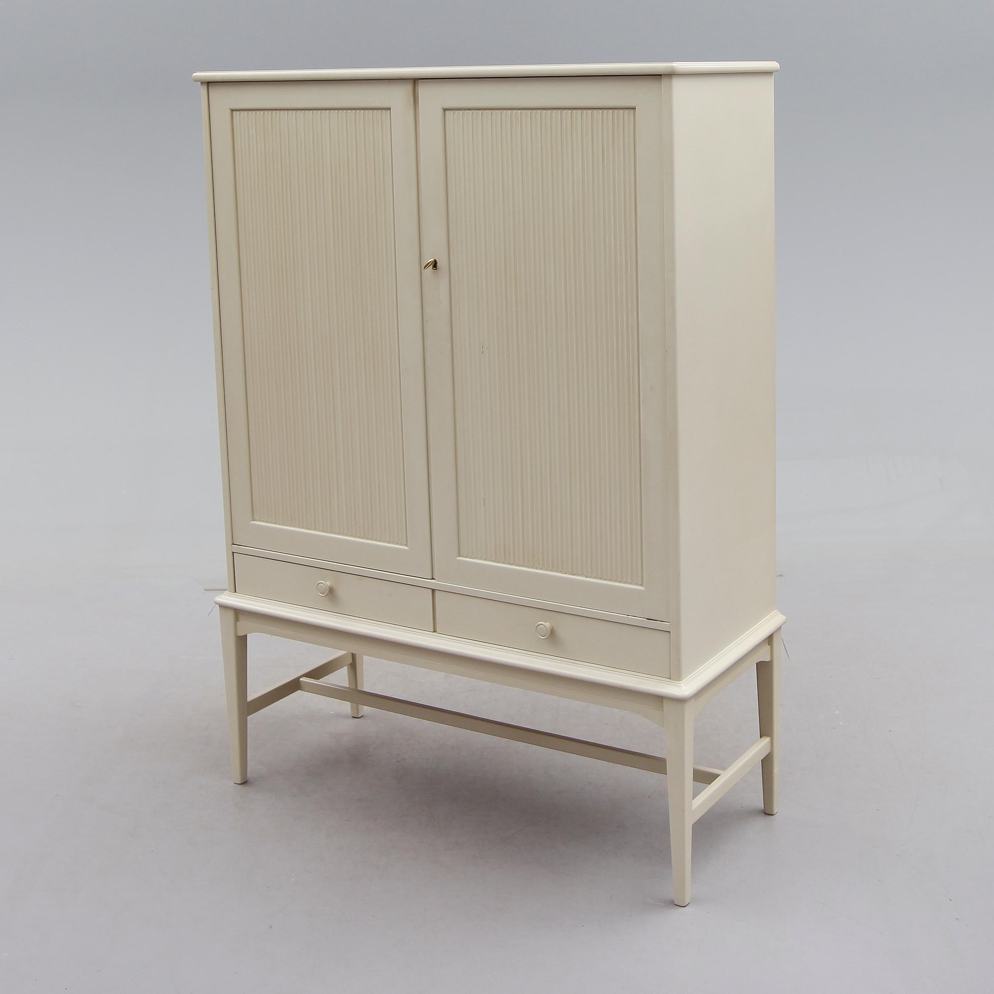 KLÄDSKÅP, gustaviansk stil, Svante Skogh, 1900-talets andra hälft.