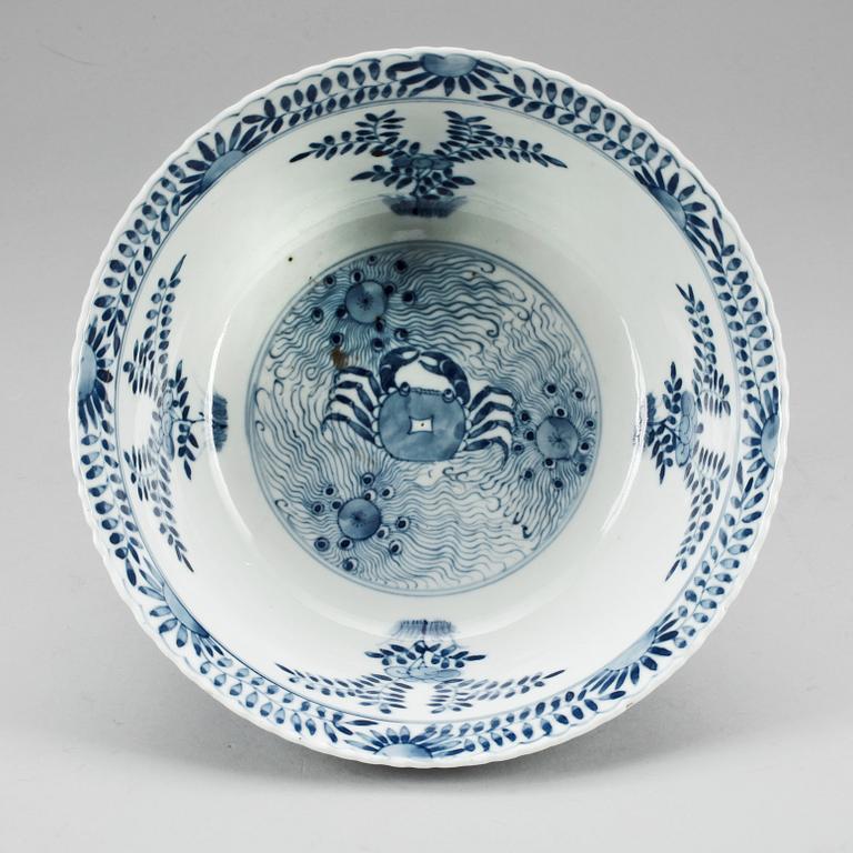 SKÅL. Porslin. Kangxi-stil. Kina. Modern tillverkning.