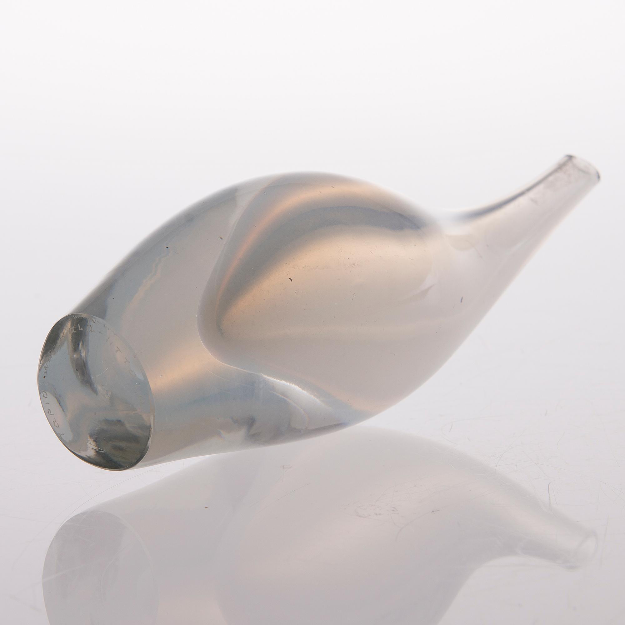 An art glass vase, 'Swim bladders', model 3288. Signed Tapio Wirkkala - Iittala.