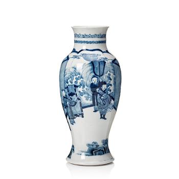 880. A blue and white vase, Qing dynasty, 19th Century.