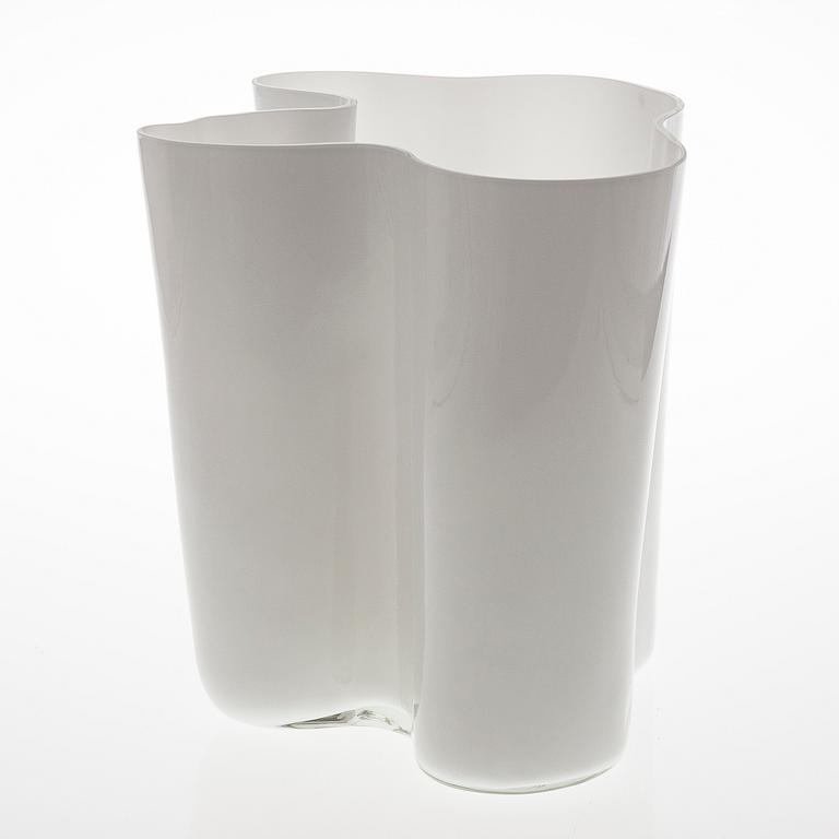 ALVAR AALTO, maljakko malli 3031, signeerattu Alvar Aalto 3031. Iittala 1960-tal.