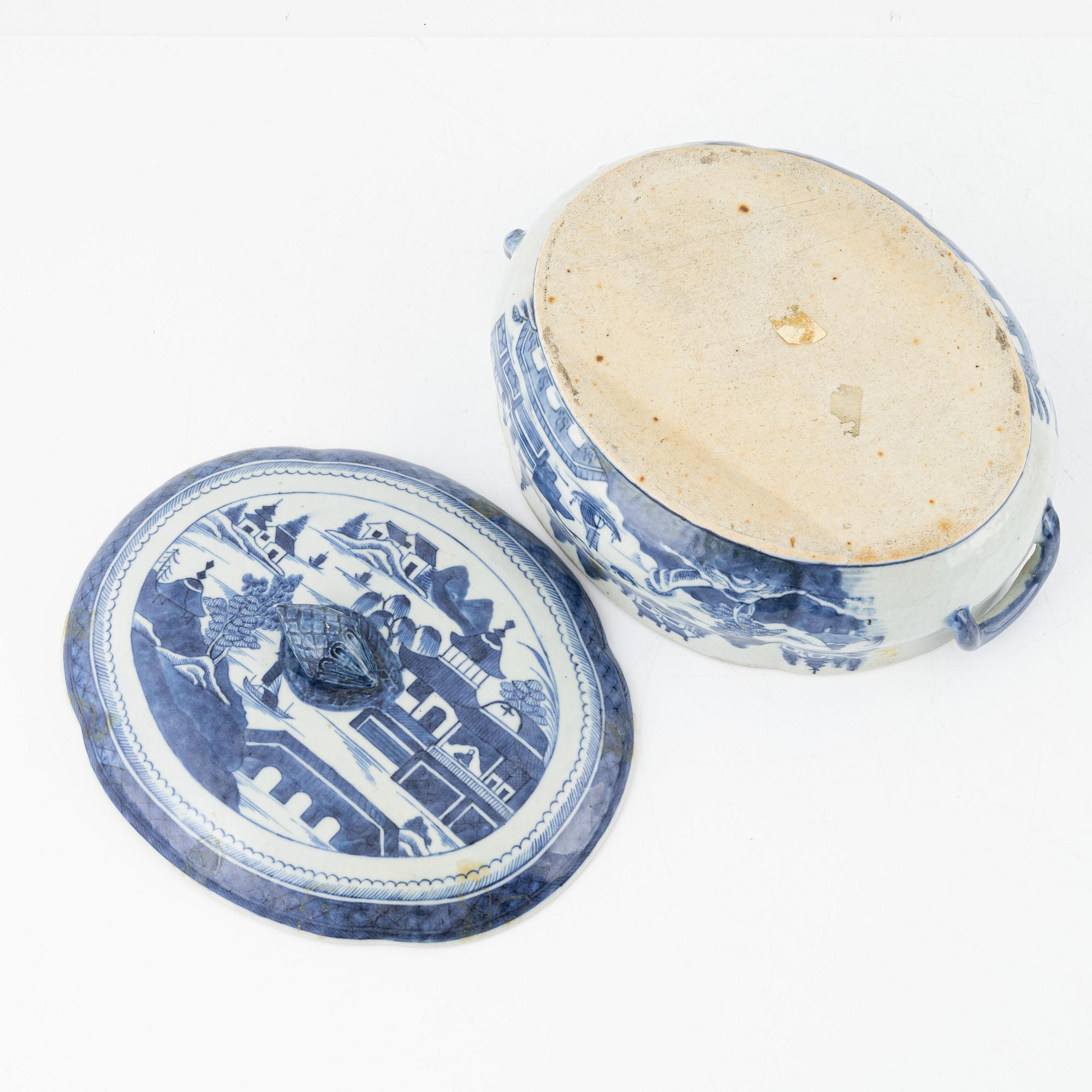 Six porcelain pieces, China, 18th-19th century.