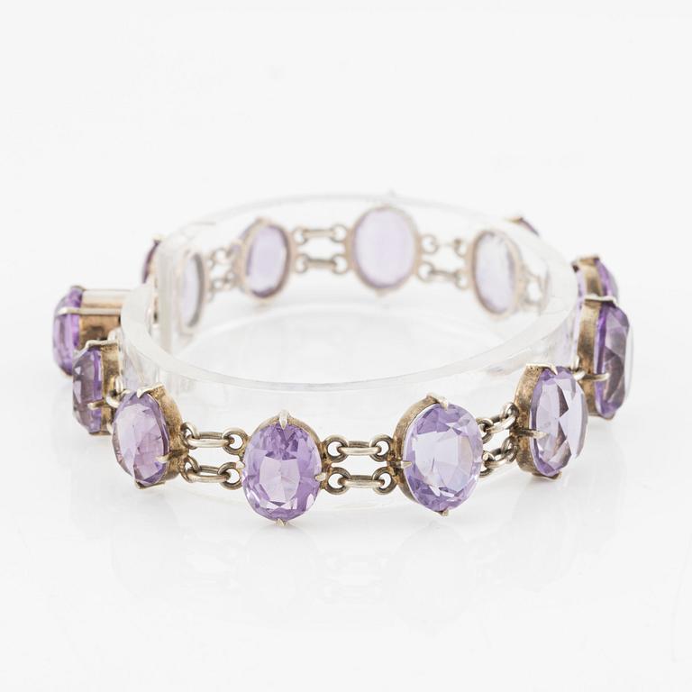 Bracelet, silver with amethysts.