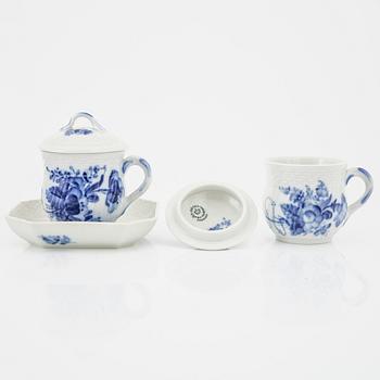 Service 98 pcs "Blue Flower" Royal Copenhagen Denmark 1894-1984.