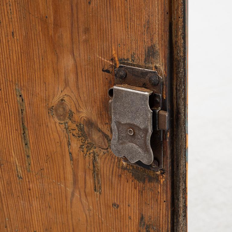 Hörnskåp, allmoge, 1800-tal.