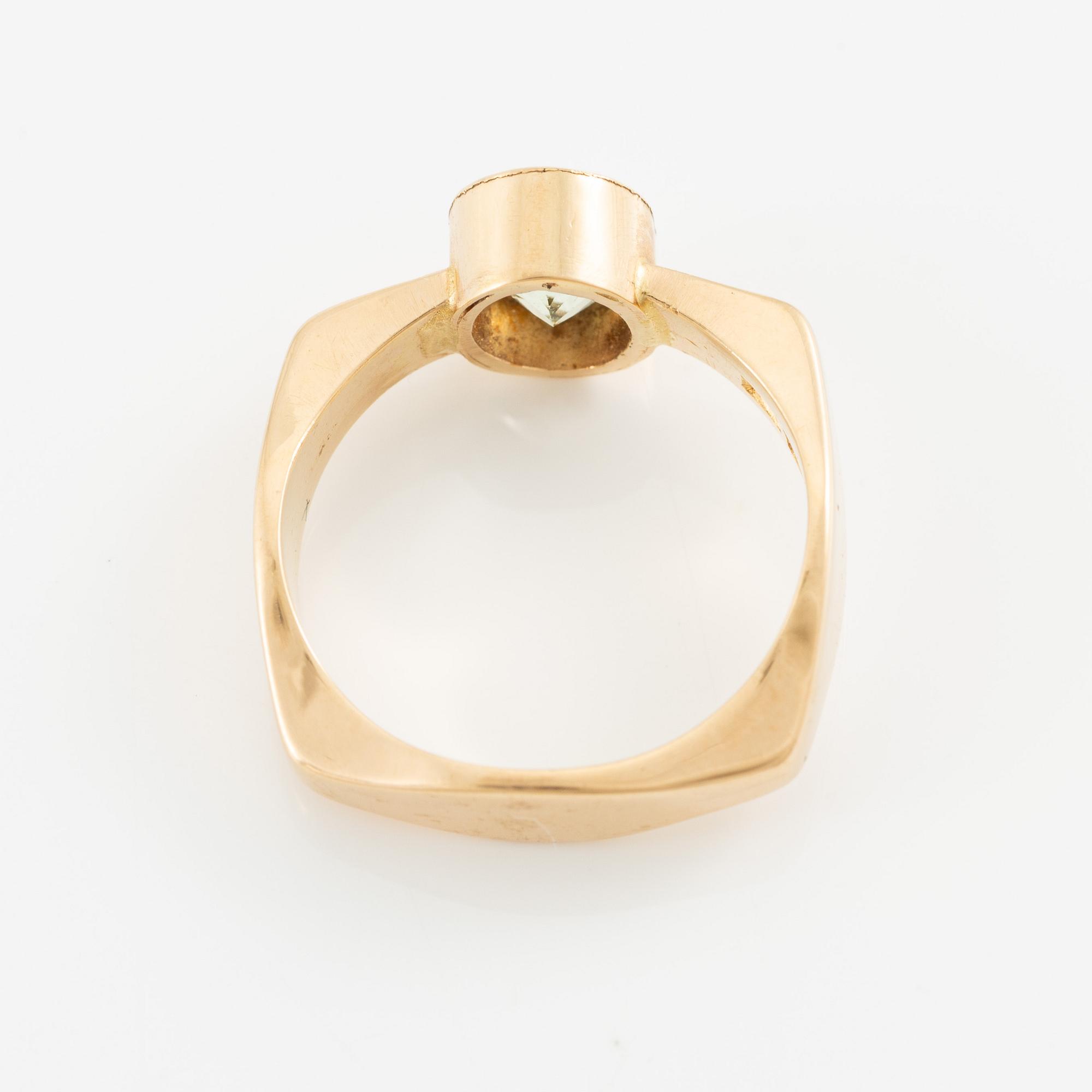 Gobi Gold or Silver Hb, ring, 18K gold with green-tinted stone, Falköping 1974.