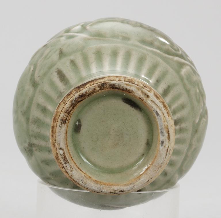 A celdadon jar, presumably late Ming dynasty.