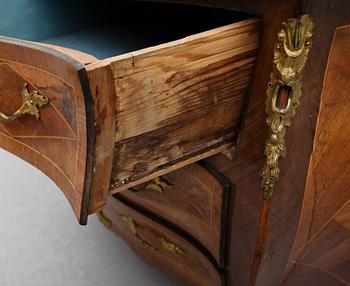 BYRÅ, rokoko, 1700-tal.