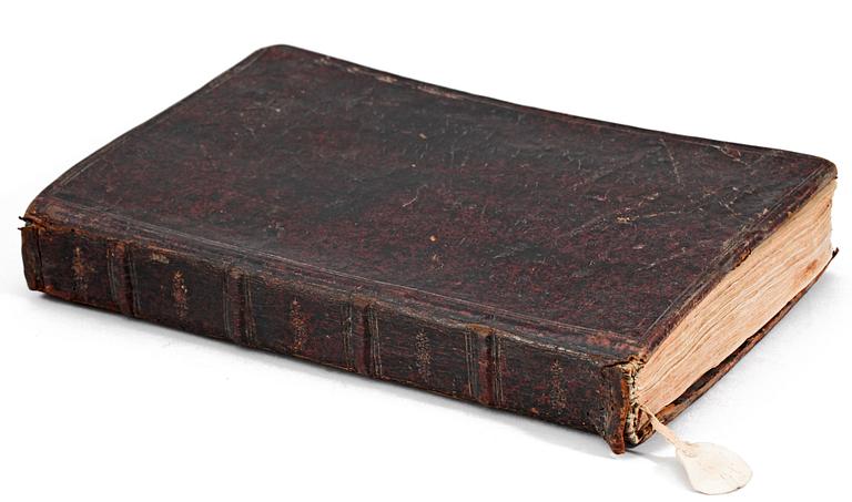 BÖCKER, 2 sambundna, bla "Hervarar Saga på gammal götska" red av Olov Verelius, Uppsala 1672.