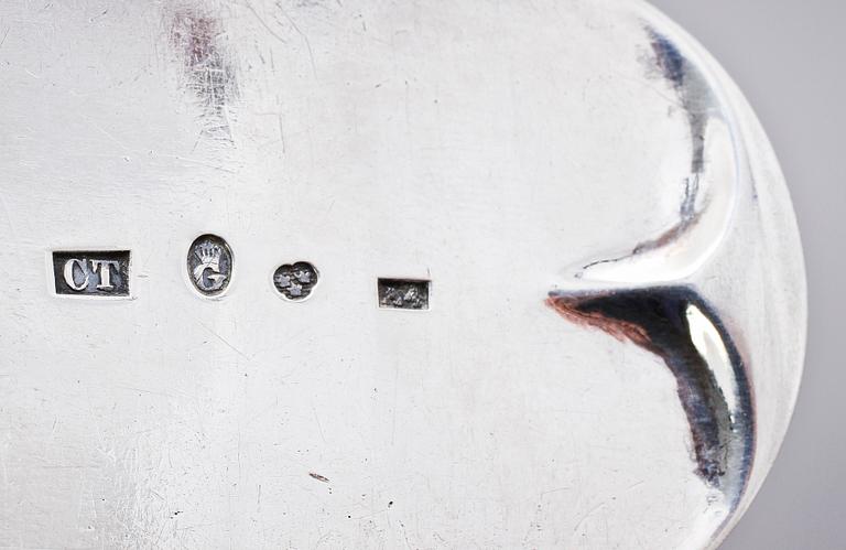 RAGUSKEDAR, ett par, silver, Carl Tengstedt, Göteborg, 1831. Vikt 225 g.