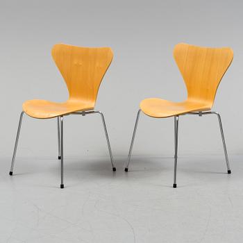 ARNE JACOBSEN, stolar, 6 st, "Sjuan", Fritz Hansen, 2000-tal.