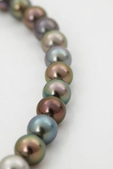 A Tahitian cultured pearl necklace.