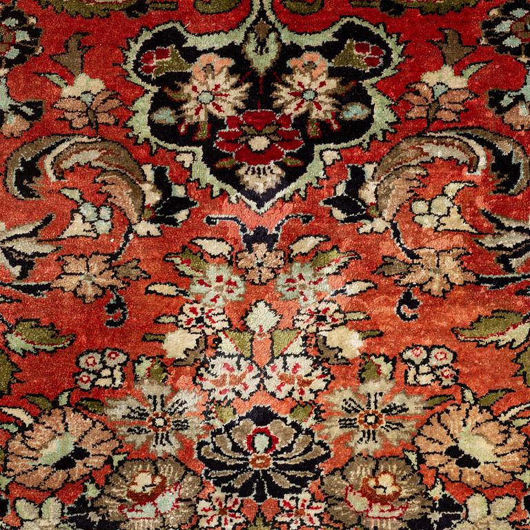 Rug, Isfahan, silk, approx. 300 x 215 cm.