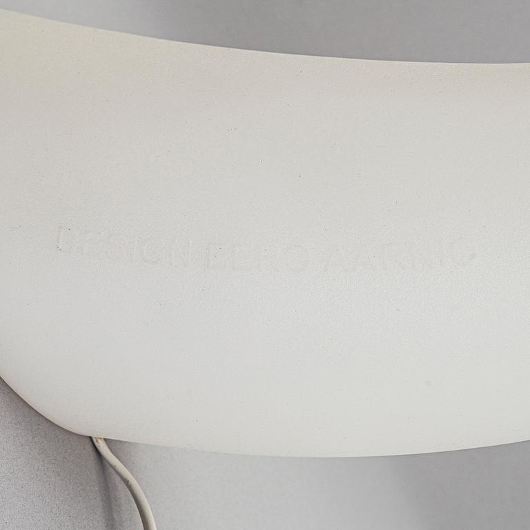 Eero Aarnio, pöytävalaisin "Swan" Melaja Oy, 2007.