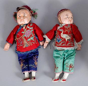 DOCKOR, 4 st, plast samt textil, Japan, 1900-talets första hälft.