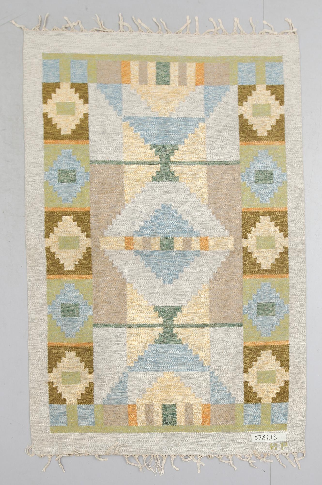 MATTA, rölakan, signerad KP (Kerstin Persson). Ca 236 x 156 cm.