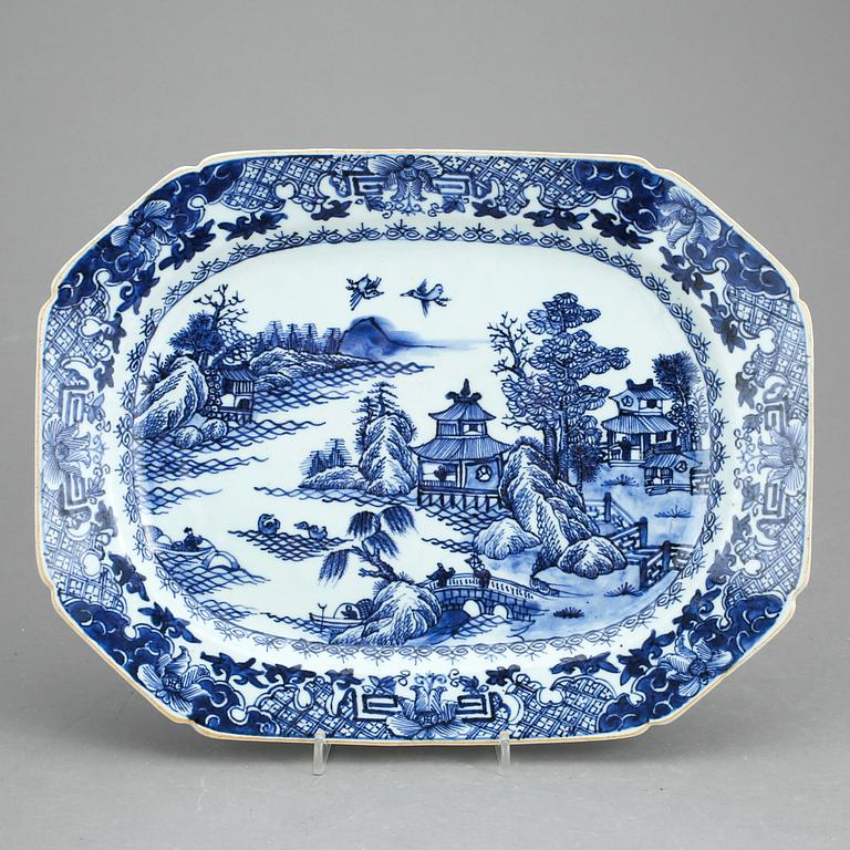 STEKFAT, porslin, Kina, 1700-tal.
