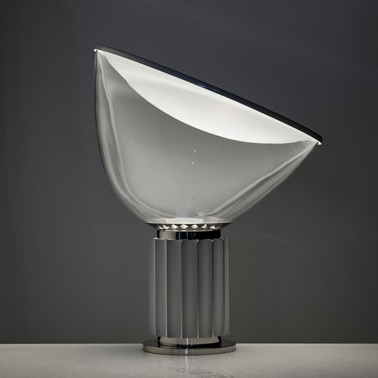 Achille Castiglioni, & Pier Giacomo Castiglioni, bordslampor 1 par, "Taccia", Flos, Italien efter 1962.
