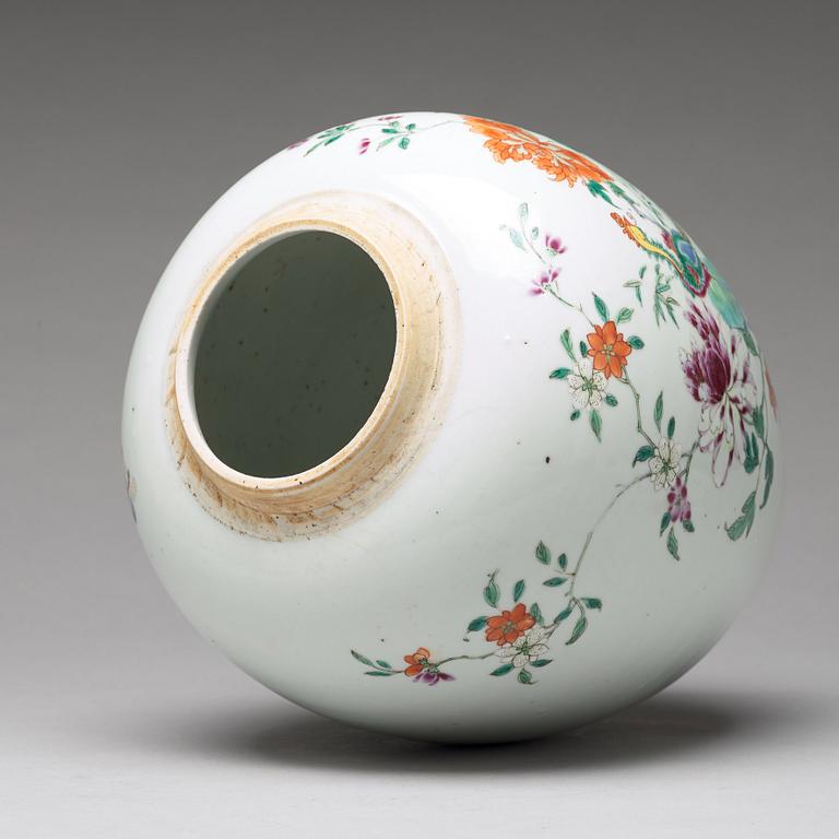 A famille rose jar, Qing dynasty, Qianlong (1736-95).