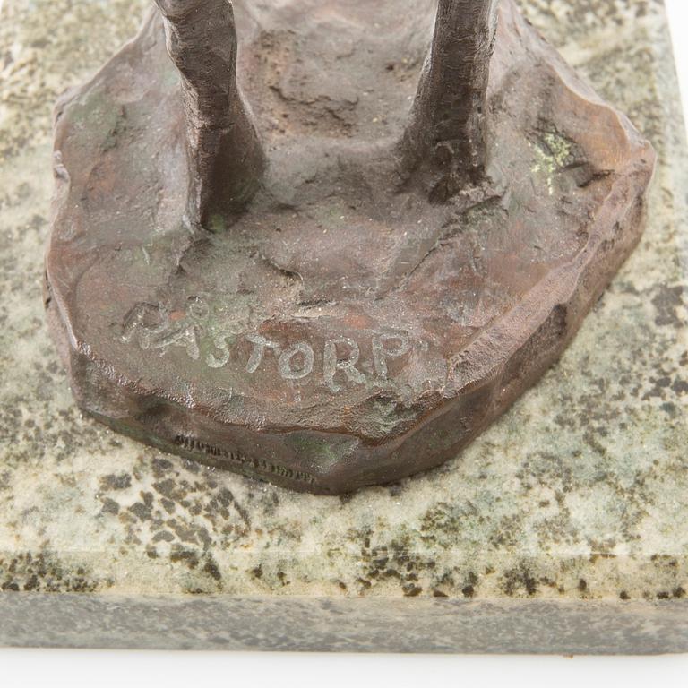 Hjalmar Råstorp, skulptur stående modell.