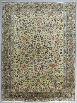 A carpet Kashan, 400 x 297 cm.
