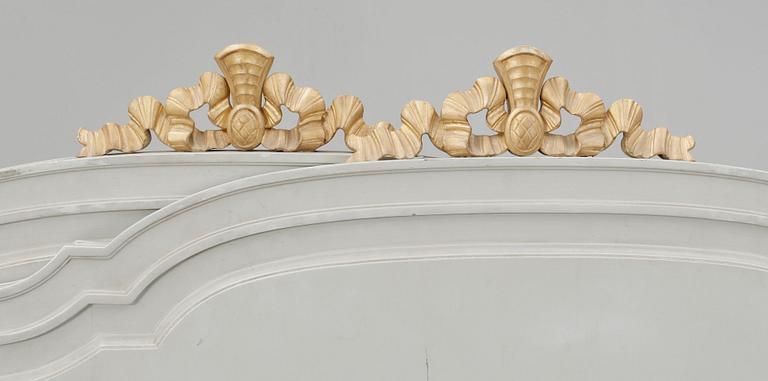 SÄNGAVLAR, ett par, gustaviansk stil,  1900-tal.