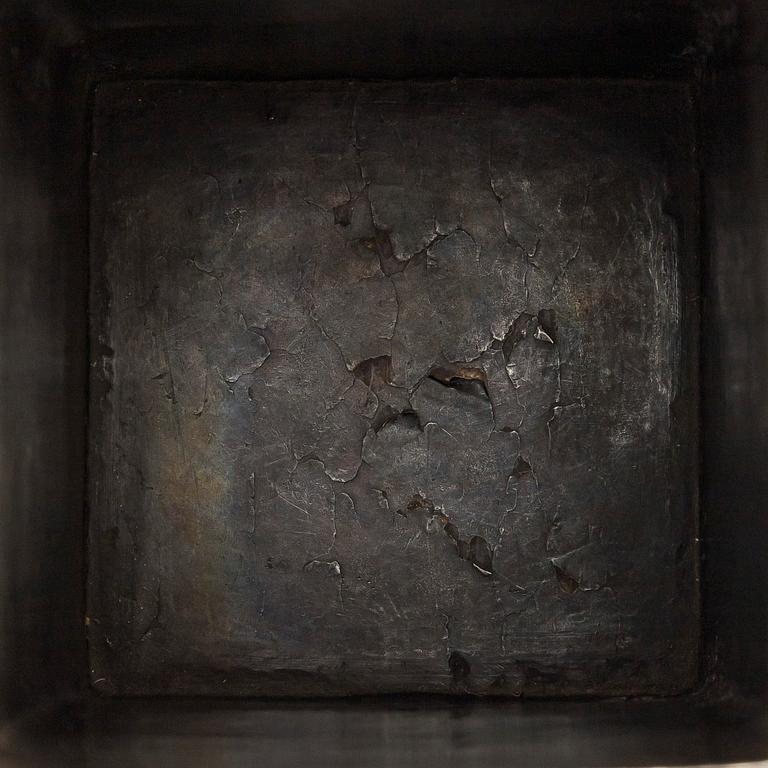 A Persian silver tea caddy, first half of the 20th century.