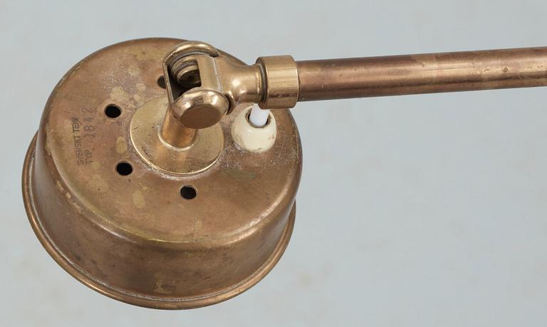 GOLVLAMPA, modell 1842, Firma Svenskt Tenn.