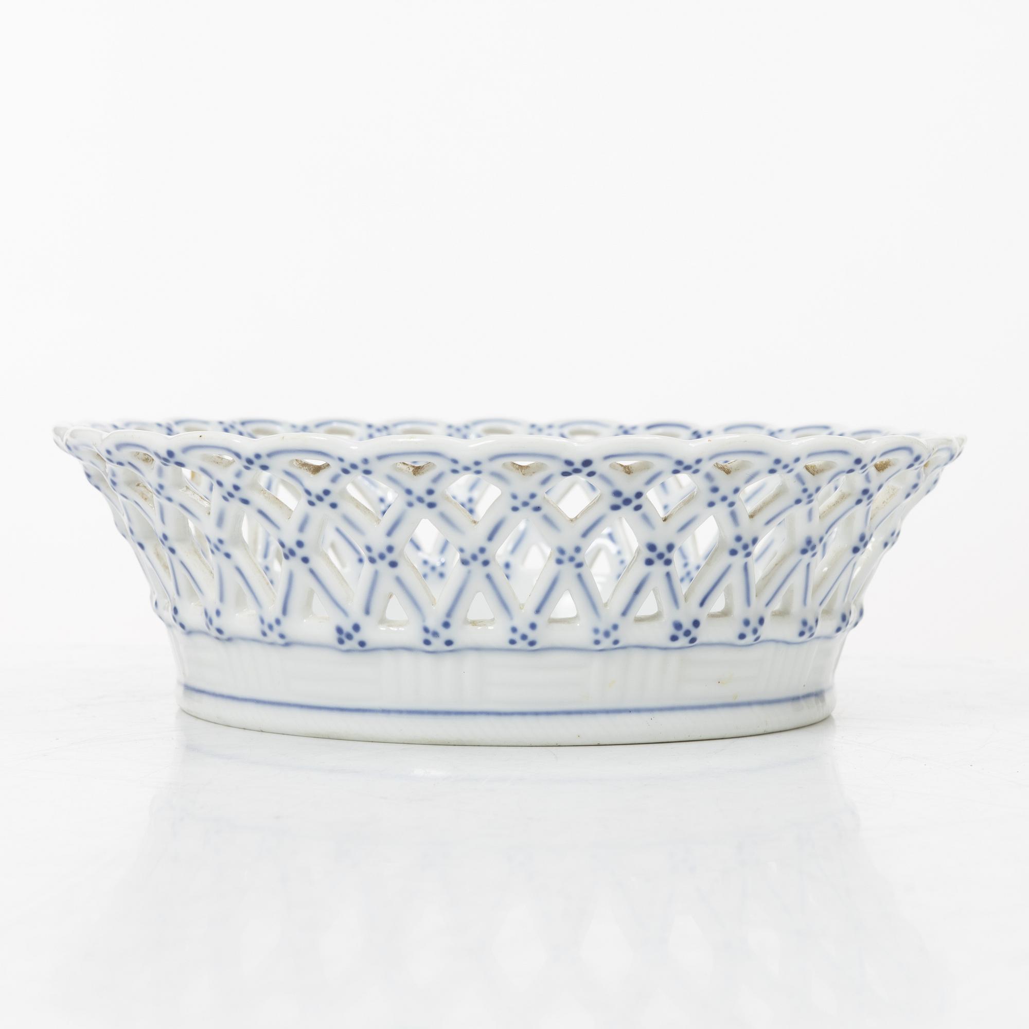 Royal Copenhagen, A 'Blue Fluted Half Lace" 30 pieces breakfast service, 'Musselmalet', partly 1889-1922 but also post 1923.