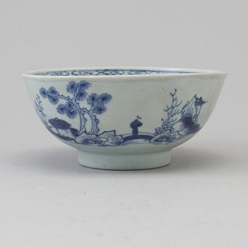 A blue and white bowl, Qing dynasty, Qianlong (1736-95). Nanking Cargo.